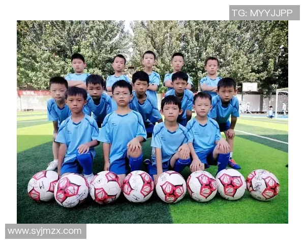 在绿茵场上飞翔的梦想 透过足球明星的眼睛看世界 在绿茵场上飞翔的梦想 透过足球明星的眼睛看世界